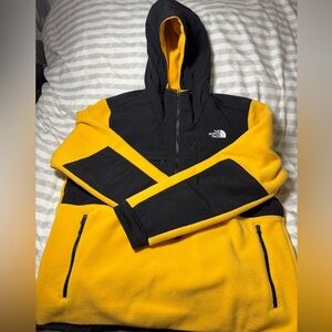 The North Face Half Zip fleece